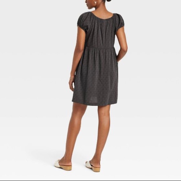 Universal Thread™ Women's Puff Short Sleeve Day Dress - Essential Gray - Picture 2 of 4